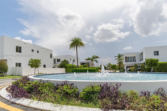 10043 NW 75th Terrace, Doral, FL 33178