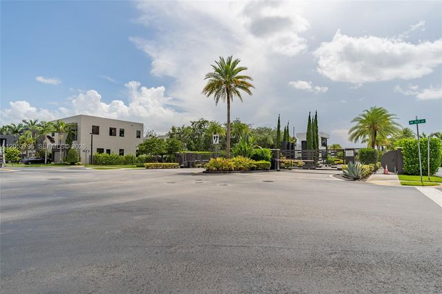 10043 NW 75th Terrace, Doral, FL 33178