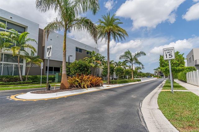 10043 NW 75th Terrace, Doral, FL 33178