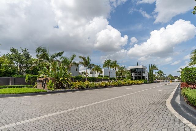 10043 NW 75th Terrace, Doral, FL 33178