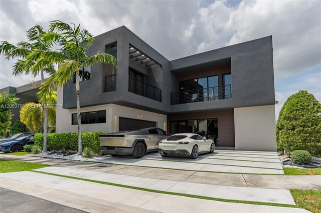 10043 NW 75th Terrace, Doral, FL 33178