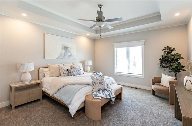 4060 NE Timberlake Court, Lee's Summit, MO 64064