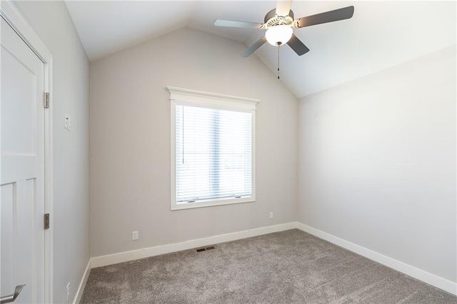 4060 NE Timberlake Court, Lee's Summit, MO 64064