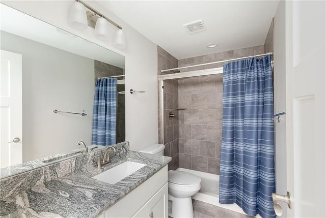 4060 NE Timberlake Court, Lee's Summit, MO 64064