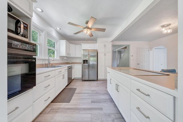 6256 Shady Acres DR, Roanoke, VA 24014