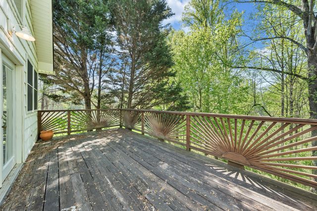 6256 Shady Acres DR, Roanoke, VA 24014