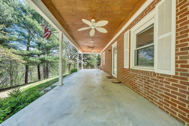 6256 Shady Acres DR, Roanoke, VA 24014