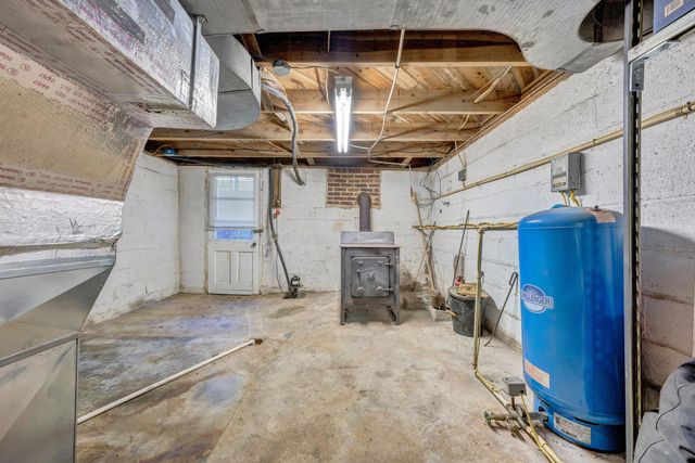 6256 Shady Acres DR, Roanoke, VA 24014