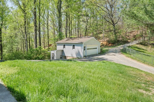 6256 Shady Acres DR, Roanoke, VA 24014