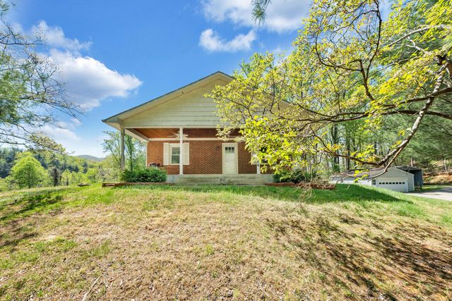 6256 Shady Acres DR, Roanoke, VA 24014