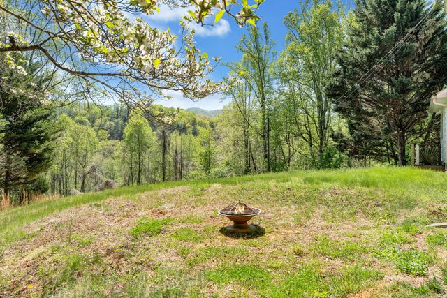 6256 Shady Acres DR, Roanoke, VA 24014