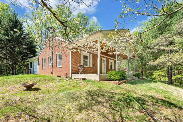 6256 Shady Acres DR, Roanoke, VA 24014