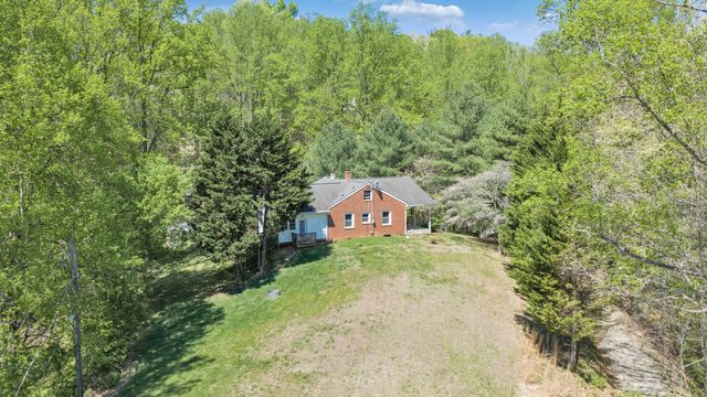 6256 Shady Acres DR, Roanoke, VA 24014