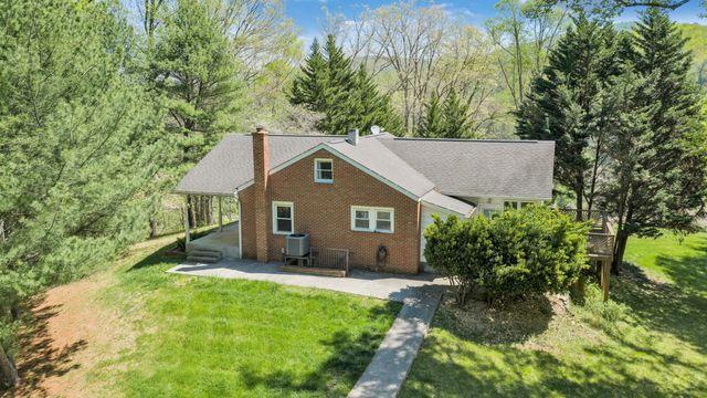 6256 Shady Acres DR, Roanoke, VA 24014