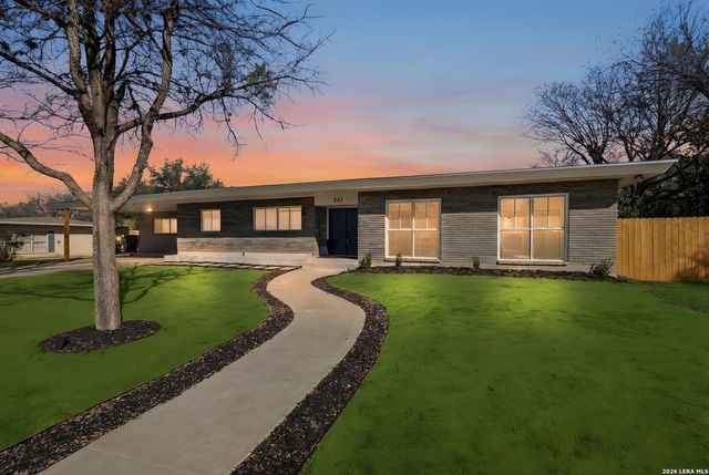 221 Shadywood Ln, San Antonio, TX 78216