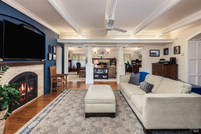 200 Alderbrook Dr, Santa Rosa, CA 95405