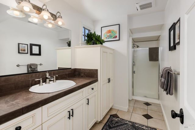 200 Alderbrook Dr, Santa Rosa, CA 95405