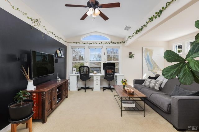 200 Alderbrook Dr, Santa Rosa, CA 95405