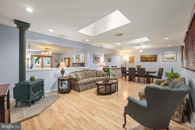 1518 DOGWOOD DR, Cherry Hill, NJ 08003