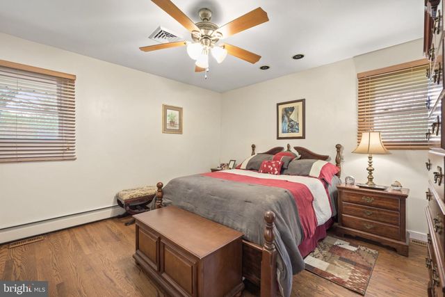 1518 DOGWOOD DR, Cherry Hill, NJ 08003