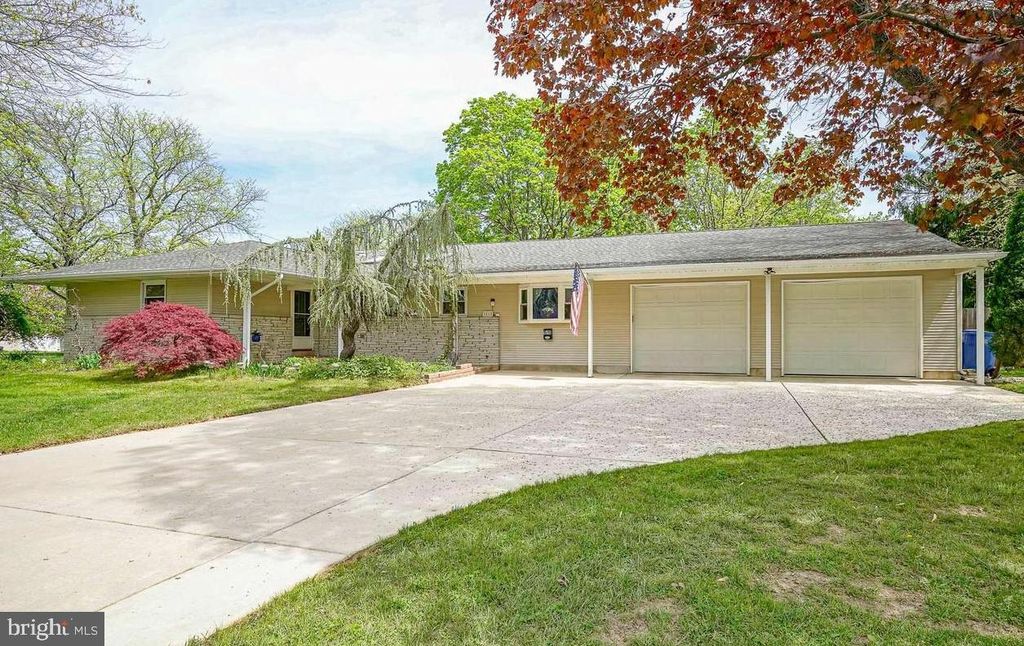 1518 DOGWOOD DR, Cherry Hill, NJ 08003