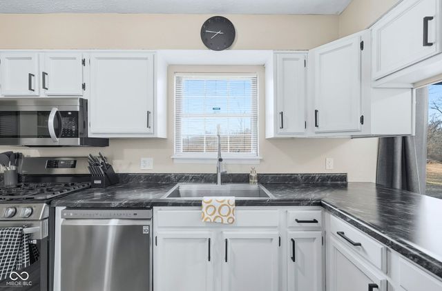 4414 Abby Creek Lane, Indianapolis, IN 46205