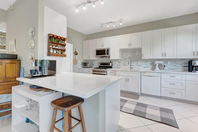 1776 Bay Drive, Pompano Beach, FL 33062