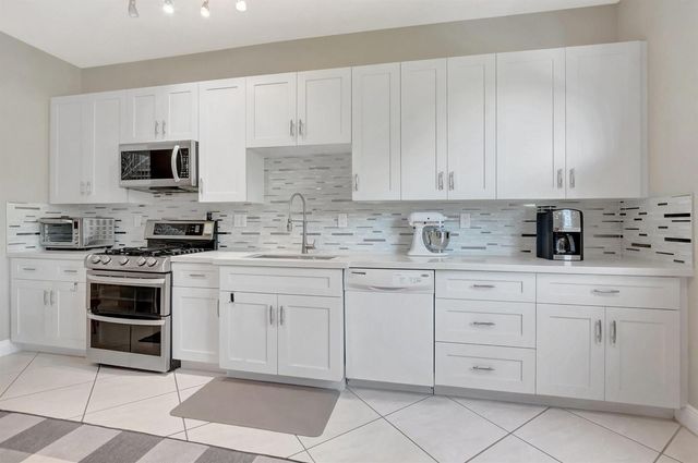 1776 Bay Drive, Pompano Beach, FL 33062