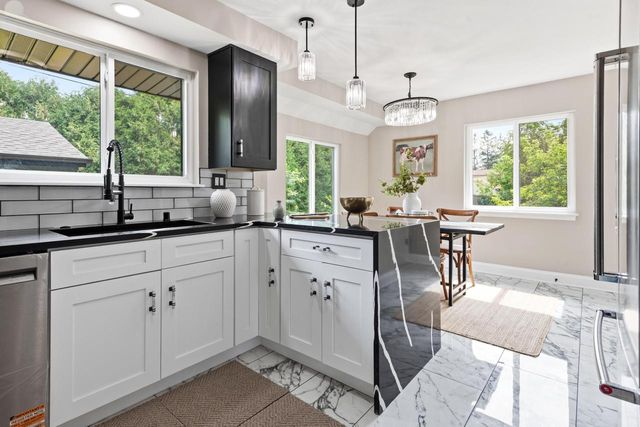 7470 N Navajo ROAD, Fox Point, WI 53217