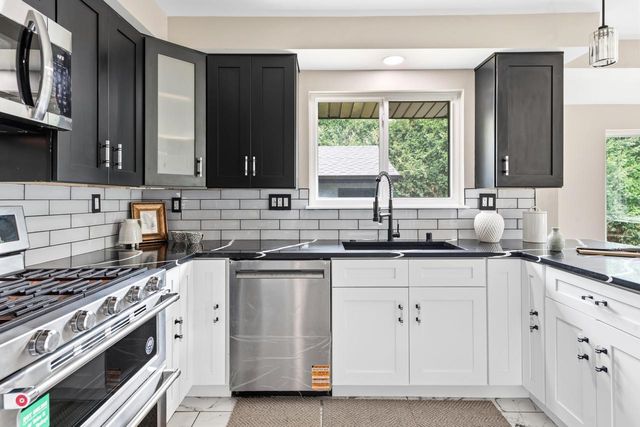 7470 N Navajo ROAD, Fox Point, WI 53217