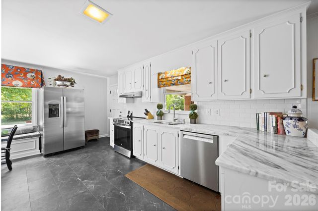 208 S Dixie Street, Cherryville, NC 28021