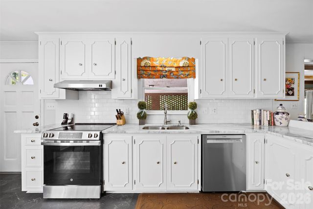 208 S Dixie Street, Cherryville, NC 28021