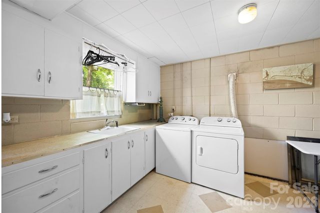 208 S Dixie Street, Cherryville, NC 28021