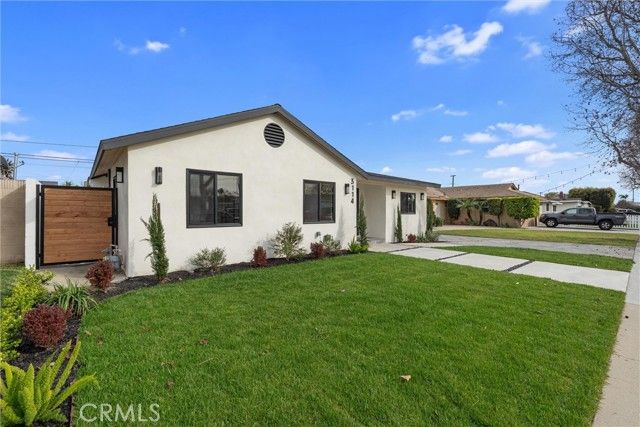 3114 Hackett, Long Beach, CA 90808