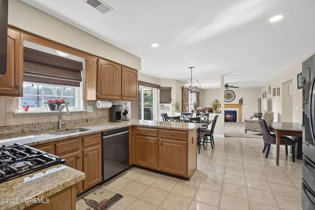452 Meadowood Road, Jackson, NJ 08527