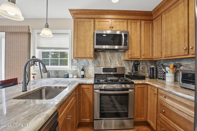452 Meadowood Road, Jackson, NJ 08527