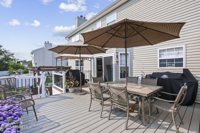 452 Meadowood Road, Jackson, NJ 08527
