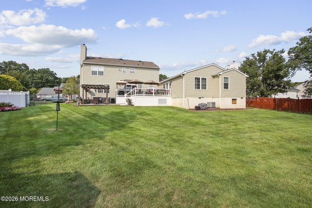 452 Meadowood Road, Jackson, NJ 08527