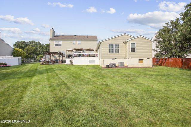 452 Meadowood Road, Jackson, NJ 08527