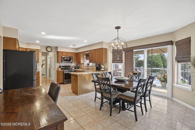 452 Meadowood Road, Jackson, NJ 08527