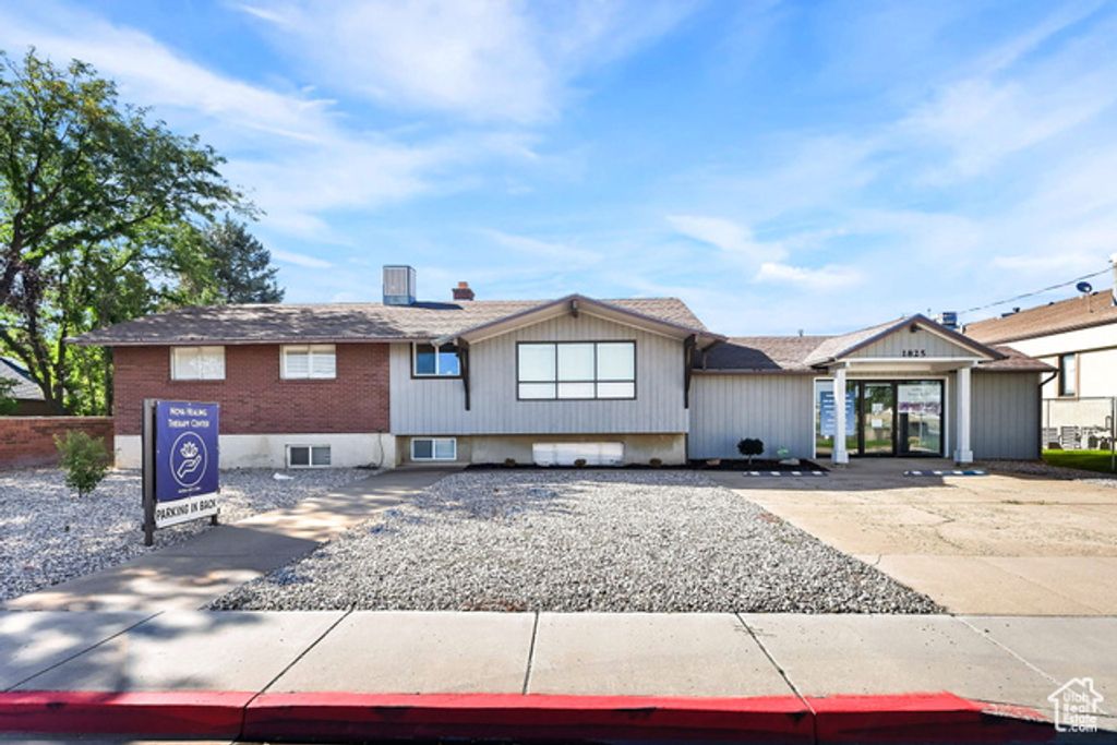 1825 W 4400 S, Roy, UT 84067