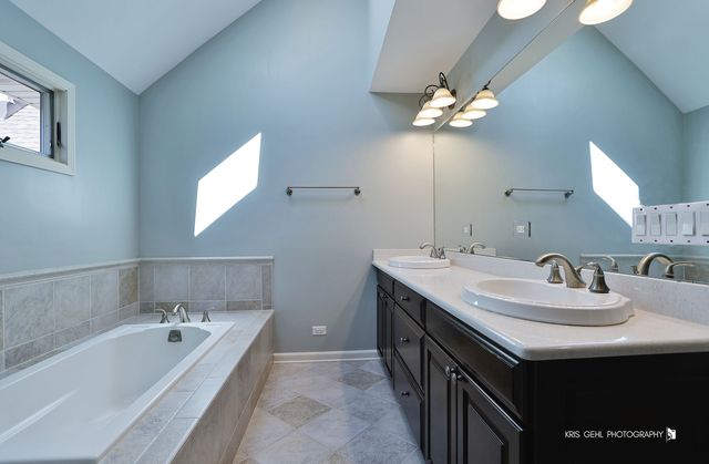 2935 Oxford Court, Aurora, IL 60502