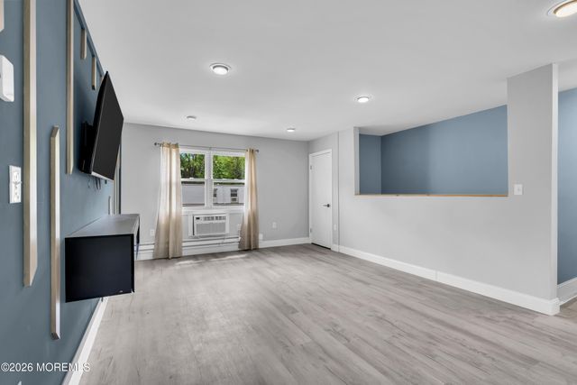 96 White Street D, Eatontown, NJ 07724