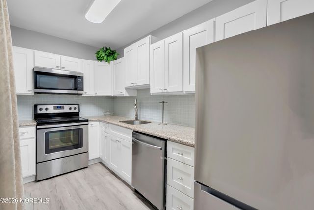 96 White Street D, Eatontown, NJ 07724