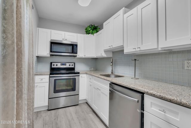 96 White Street D, Eatontown, NJ 07724