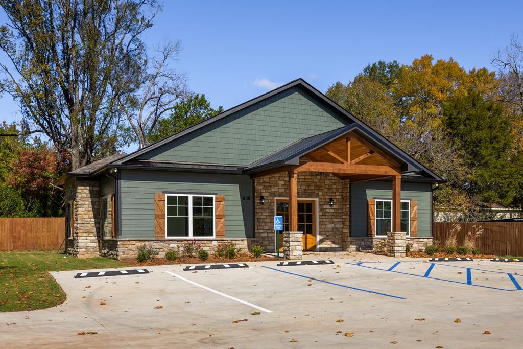 608 17th Street, Phenix City, AL 36867