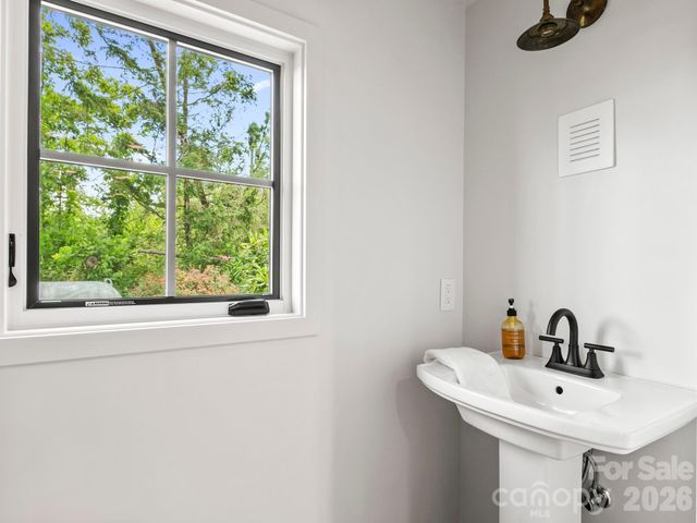 41 Windy Ridge Trail, Asheville, NC 28804