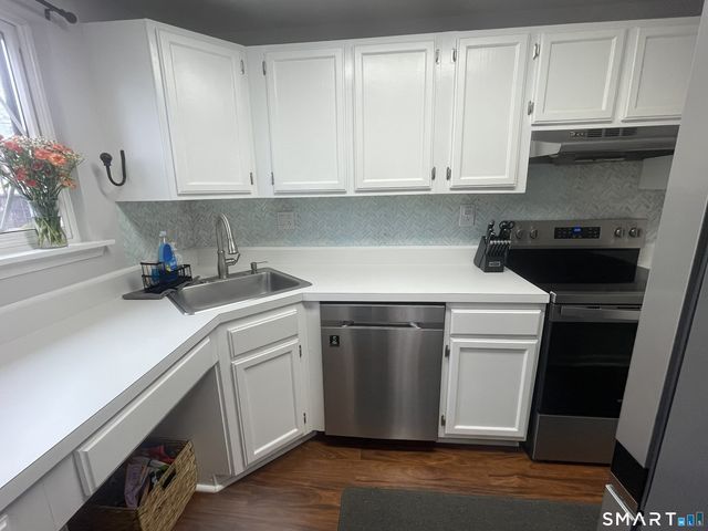 204 Cedar Hollow Drive 204, Rocky Hill, CT 06067