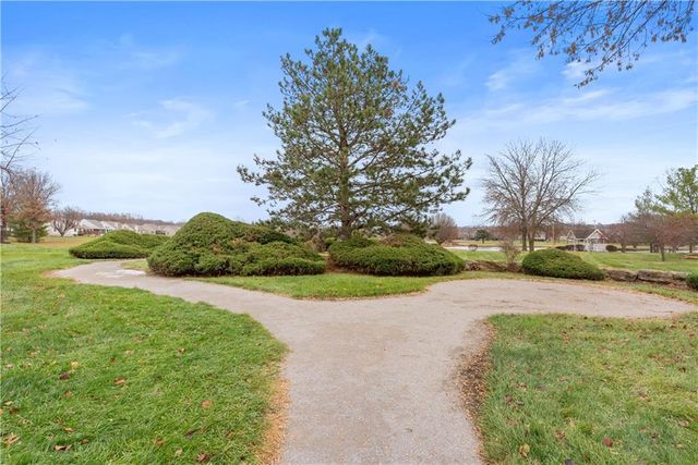 5222 S Downey Avenue, Independence, MO 64055