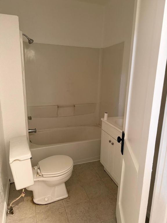 1432 Rollins Road, Upper, Toledo, OH 43612